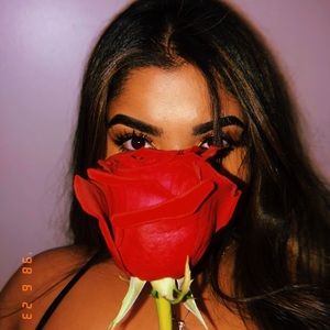 Meet your Posher, Selena